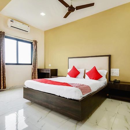Oyo 48352 Hotel Bhagyalaxmi Kala ภายนอก รูปภาพ
