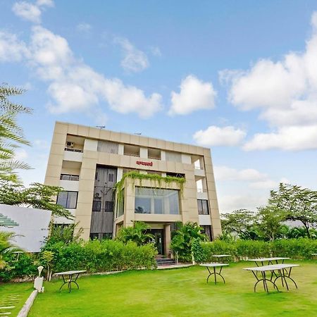 Oyo 48352 Hotel Bhagyalaxmi Kala ภายนอก รูปภาพ