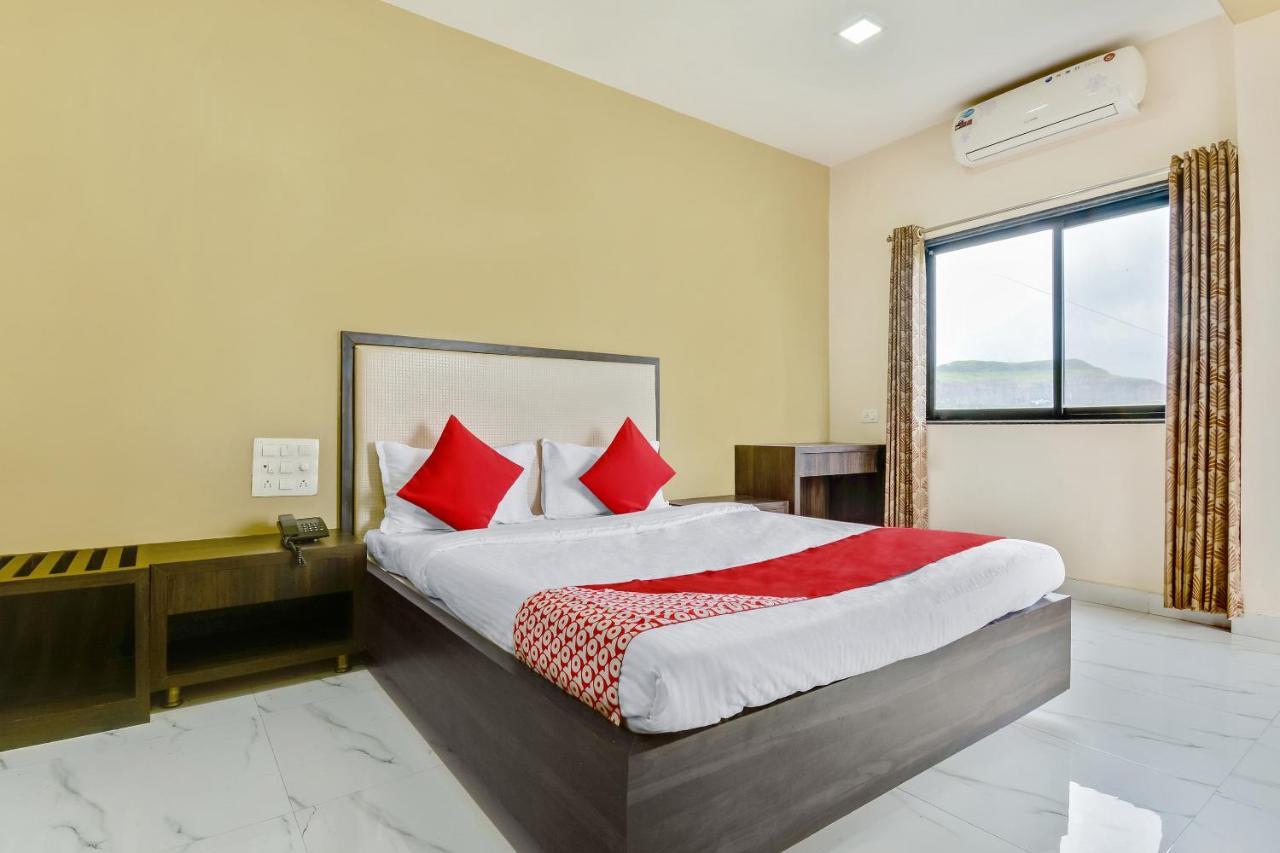 Oyo 48352 Hotel Bhagyalaxmi Kala ภายนอก รูปภาพ