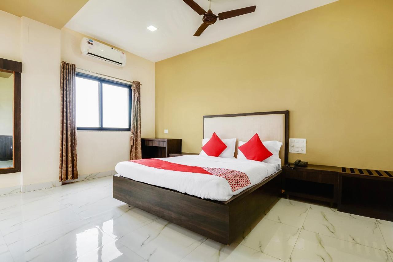 Oyo 48352 Hotel Bhagyalaxmi Kala ภายนอก รูปภาพ