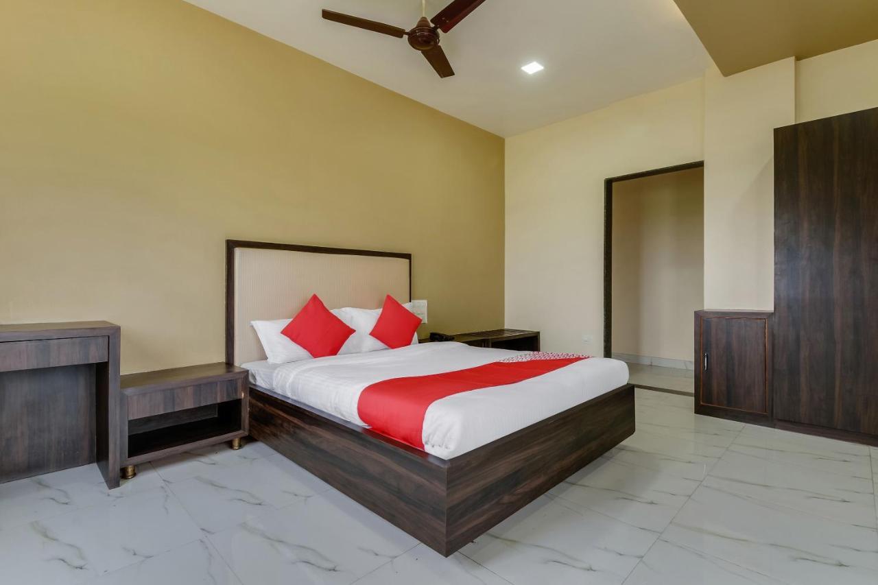 Oyo 48352 Hotel Bhagyalaxmi Kala ภายนอก รูปภาพ