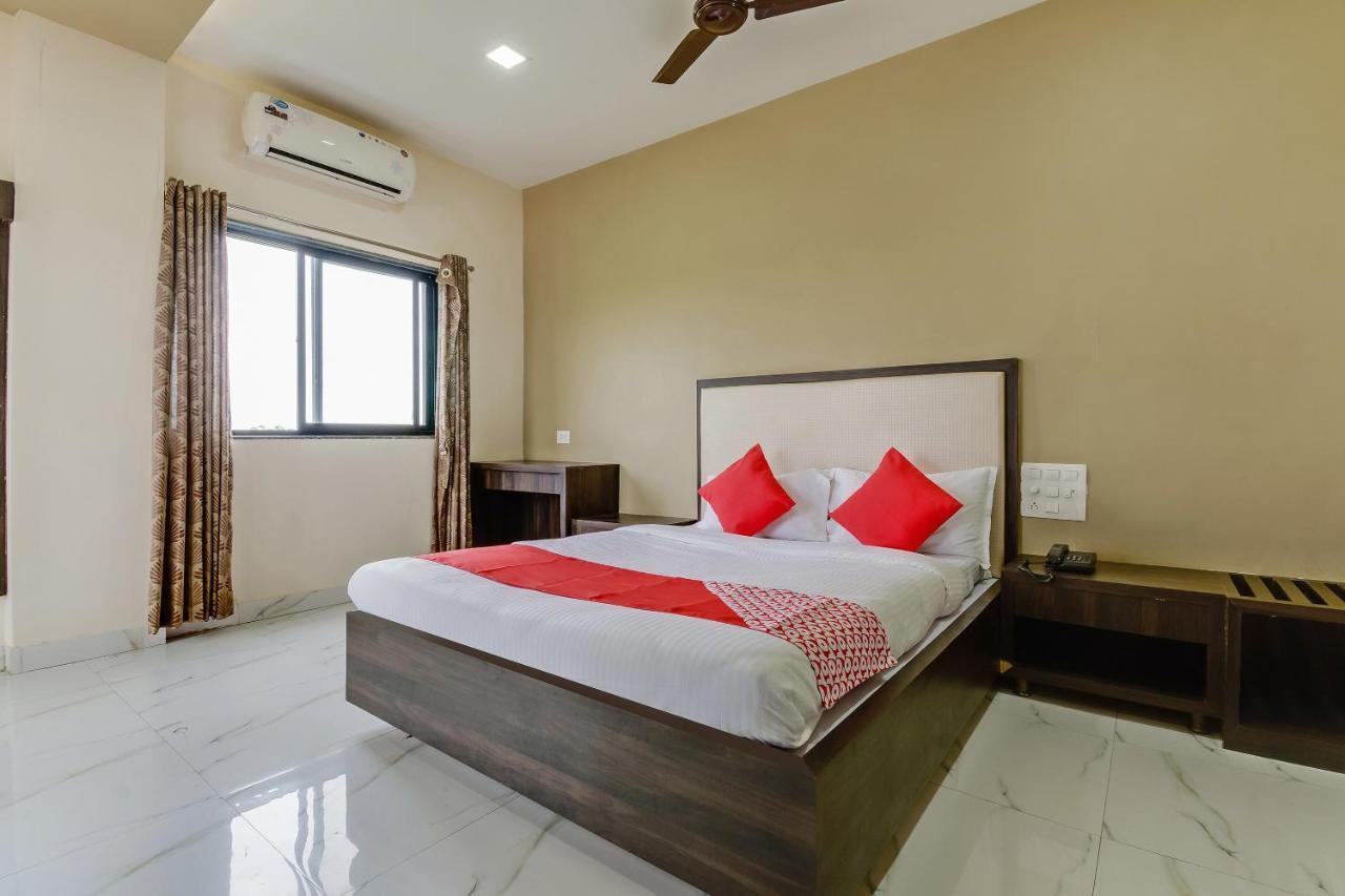 Oyo 48352 Hotel Bhagyalaxmi Kala ภายนอก รูปภาพ