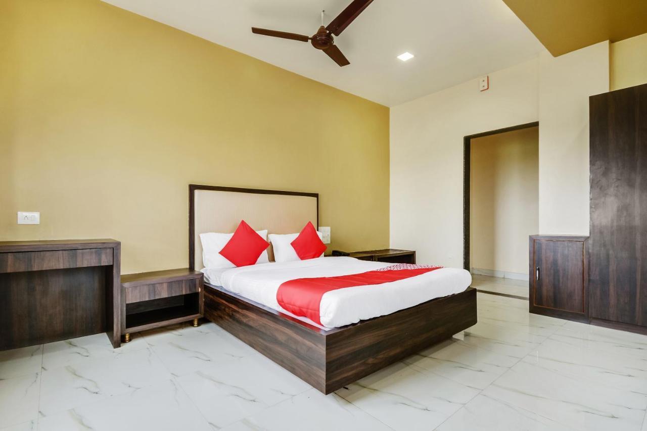 Oyo 48352 Hotel Bhagyalaxmi Kala ภายนอก รูปภาพ