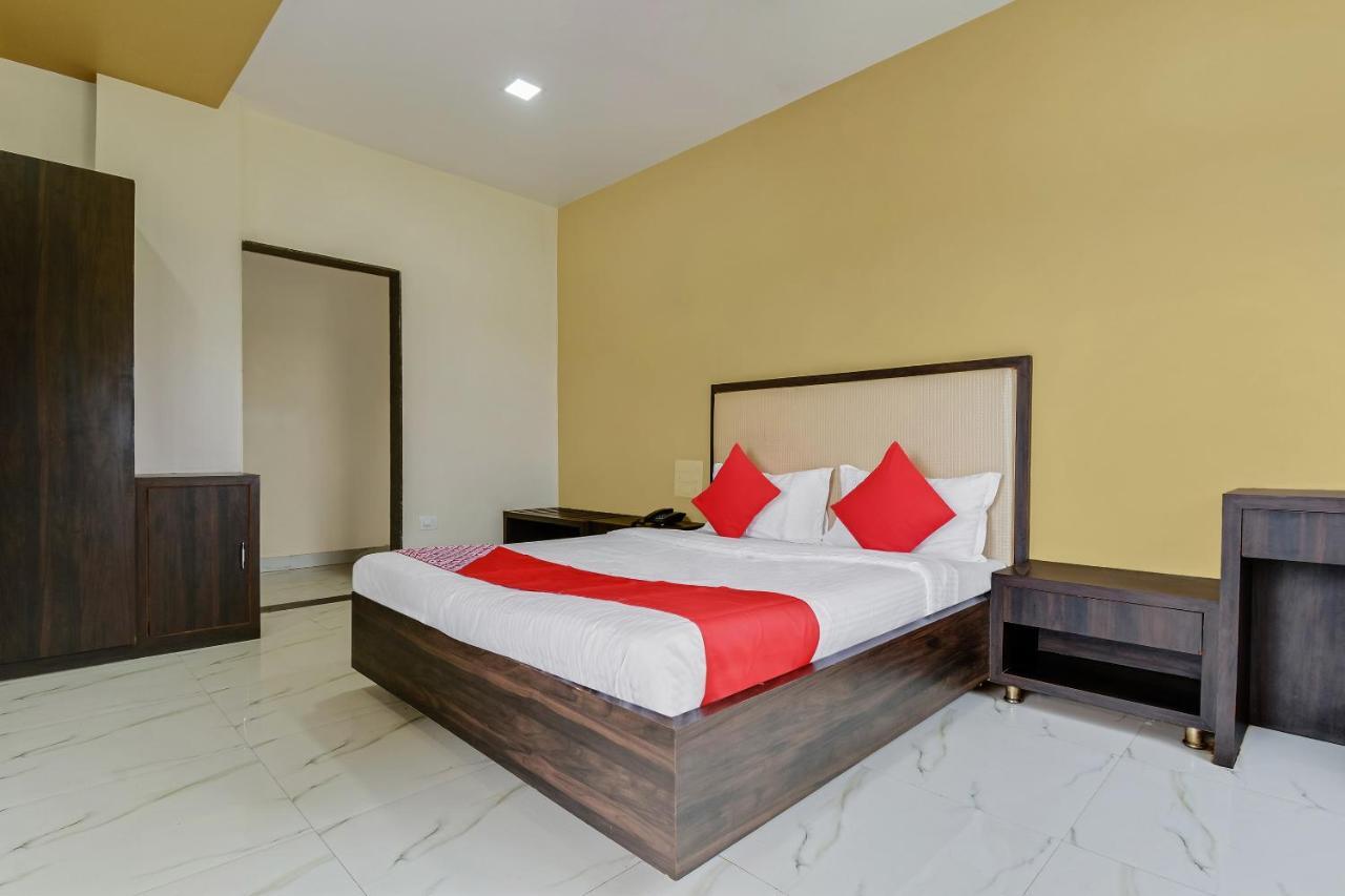 Oyo 48352 Hotel Bhagyalaxmi Kala ภายนอก รูปภาพ