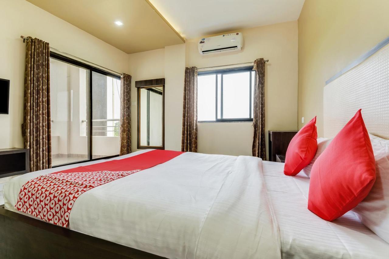 Oyo 48352 Hotel Bhagyalaxmi Kala ภายนอก รูปภาพ