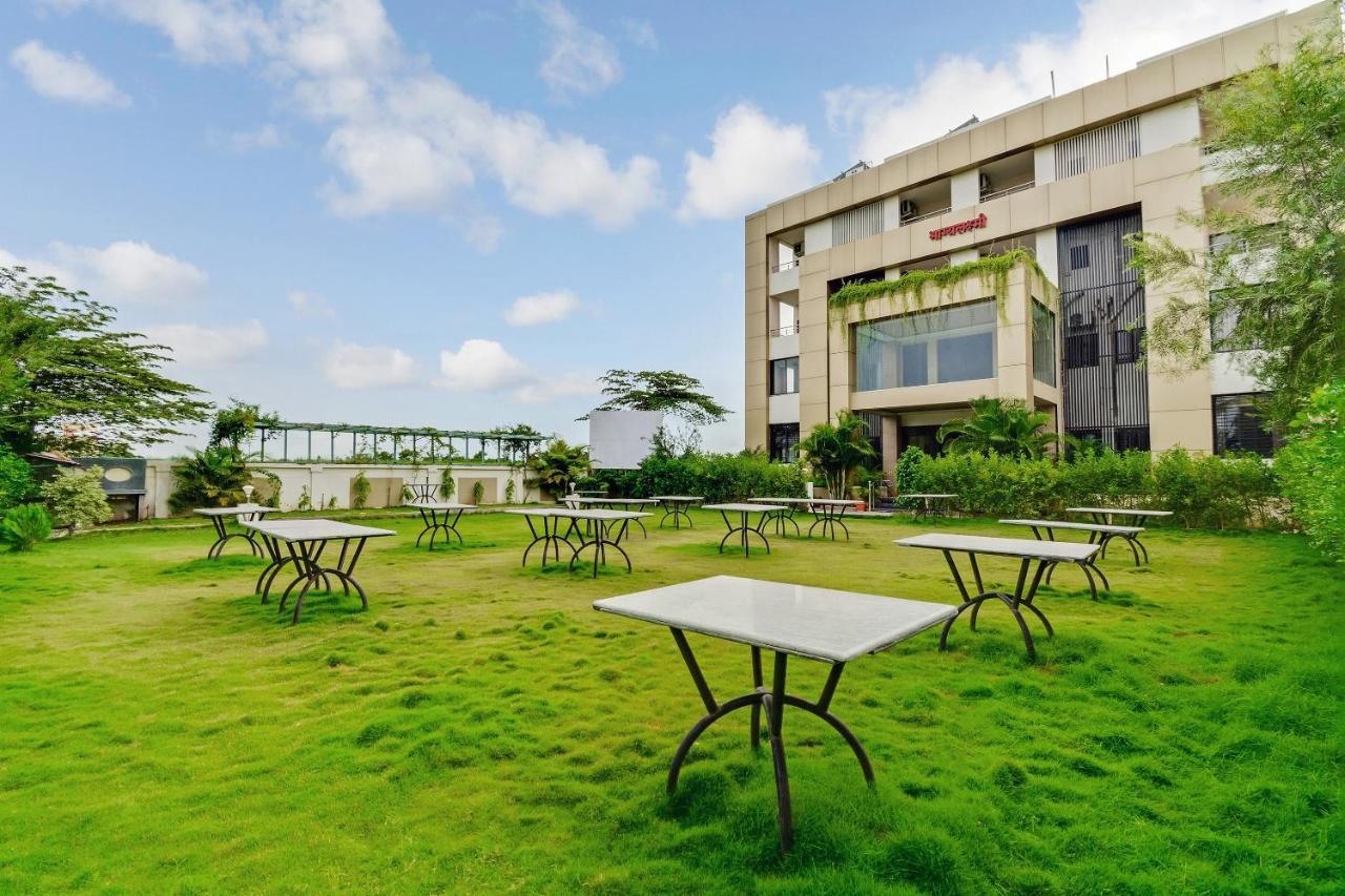 Oyo 48352 Hotel Bhagyalaxmi Kala ภายนอก รูปภาพ