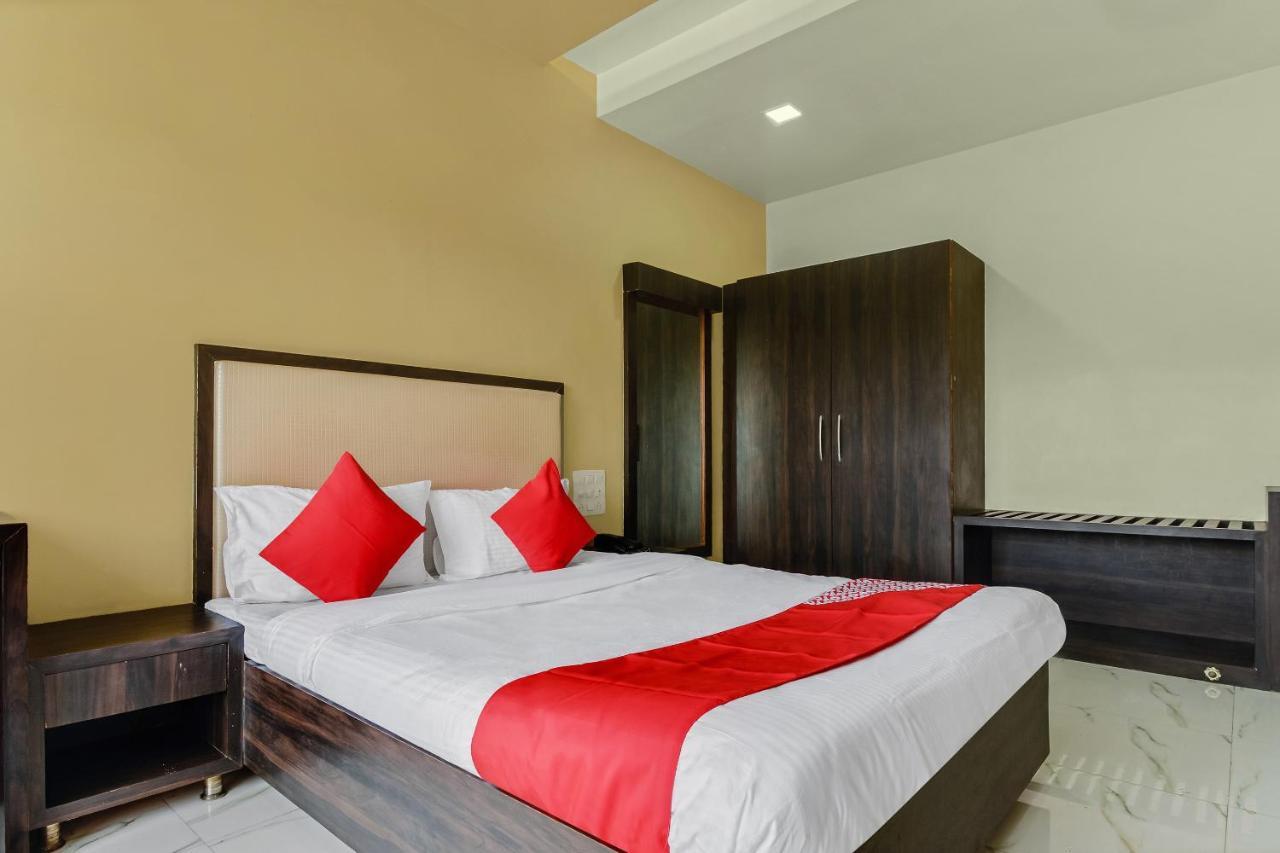 Oyo 48352 Hotel Bhagyalaxmi Kala ภายนอก รูปภาพ