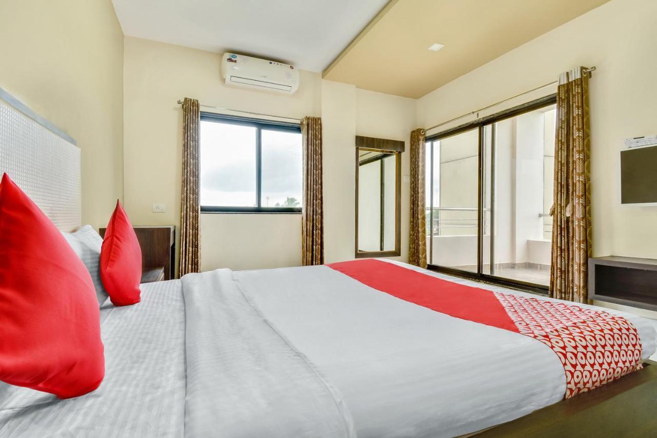 Oyo 48352 Hotel Bhagyalaxmi Kala ภายนอก รูปภาพ