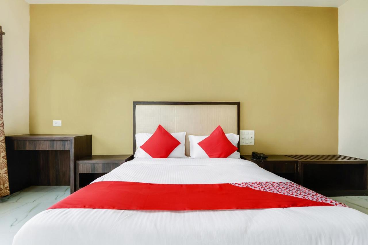 Oyo 48352 Hotel Bhagyalaxmi Kala ภายนอก รูปภาพ